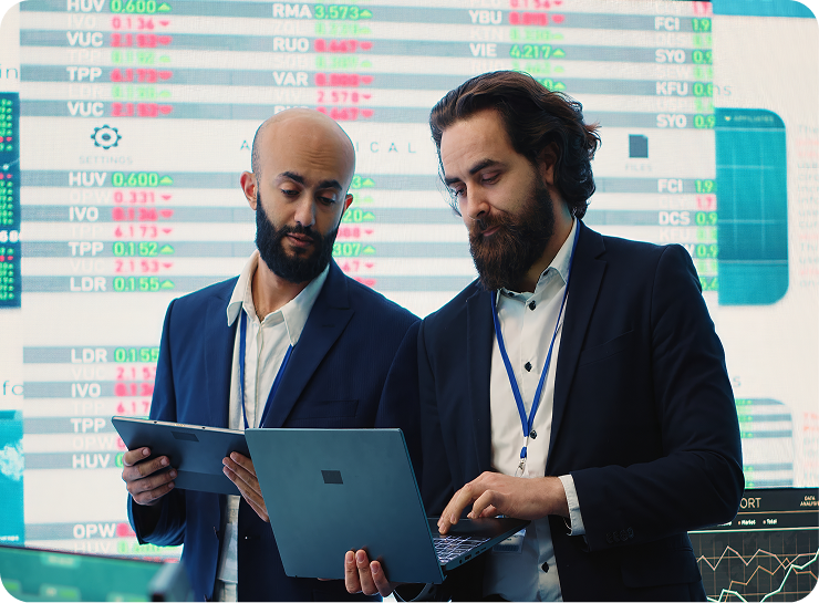 team-investors-analyzing